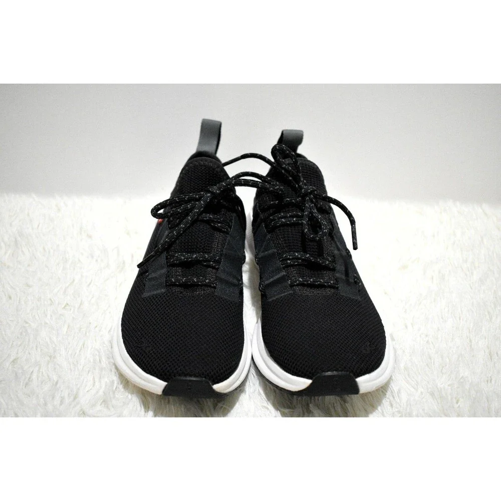 On Cloudeasy Womens Running Athletic Sneaker Black White 76.98441 US 8.5 EU 40
